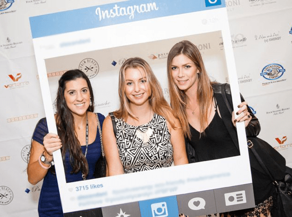 Le luxe accessible : stratégies des marques de sacs à main moyenne gamme - Delcier